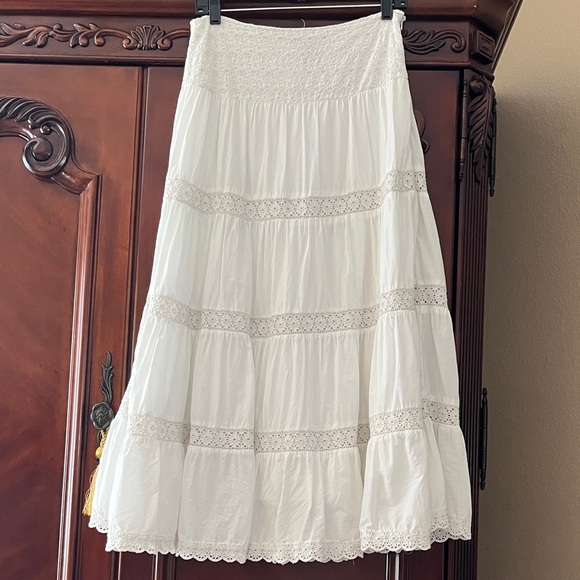 Willi Smith Dresses & Skirts - Willi Smith White Cotton Eyelet Tiered Midi Skirt